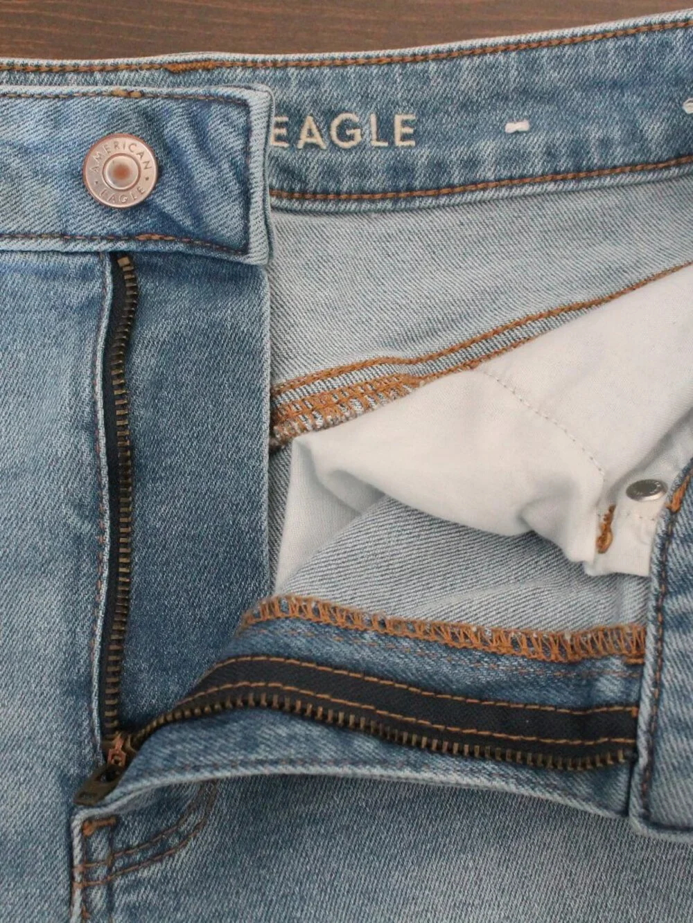 American Eagle Denim Mom Shorts Women's 2 Cuffed Jean Shorts Medium Light Wash